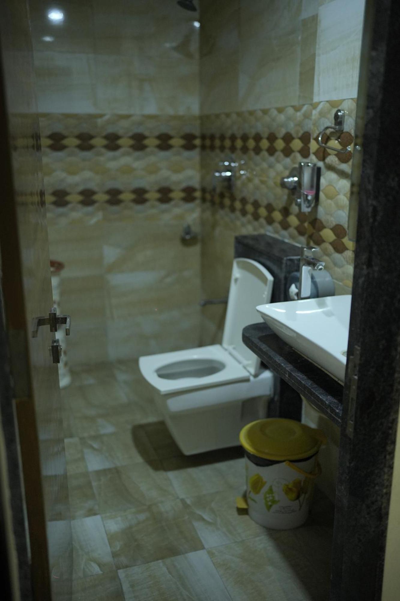 גולבארגה Atharva Hotel מראה חיצוני תמונה